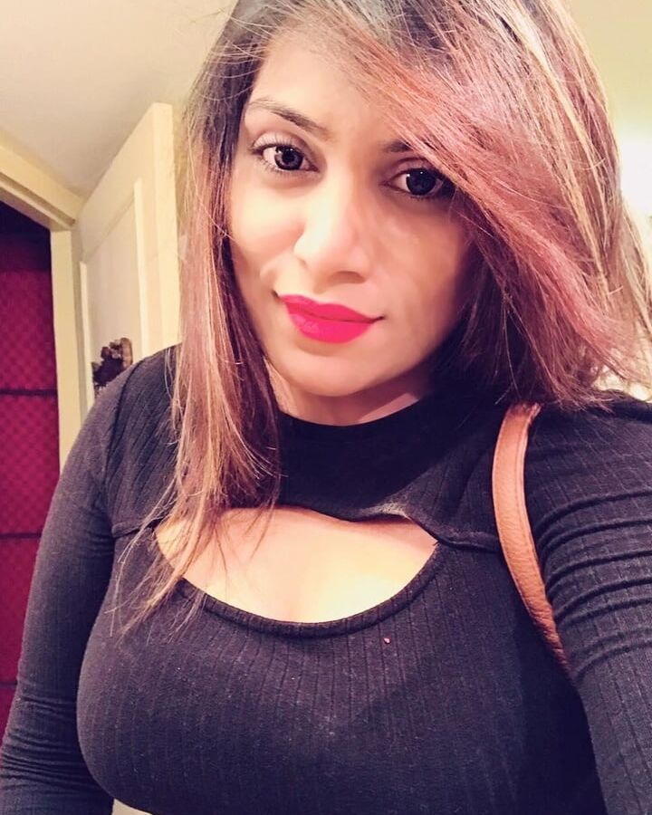 Desi Hot model pic