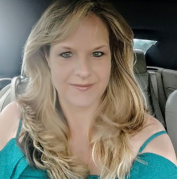 COLD SHOULDER TOPS ON MATURE WOMEN