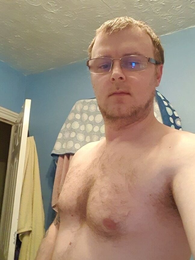 Faggot boy M H - Splashdown kik