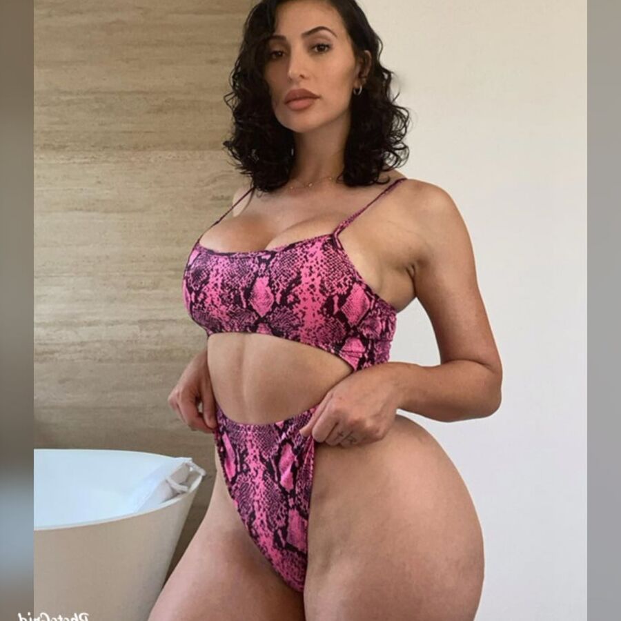 Lit juicy body