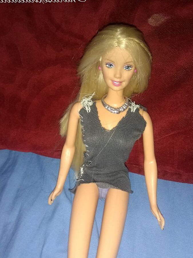 Barbie Doll junio