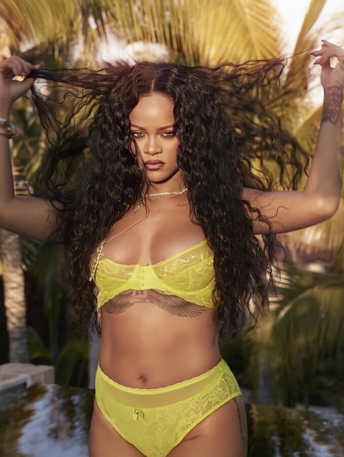 Sexy Rihanna - June &;