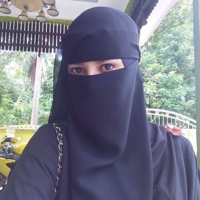 Hot niqab
