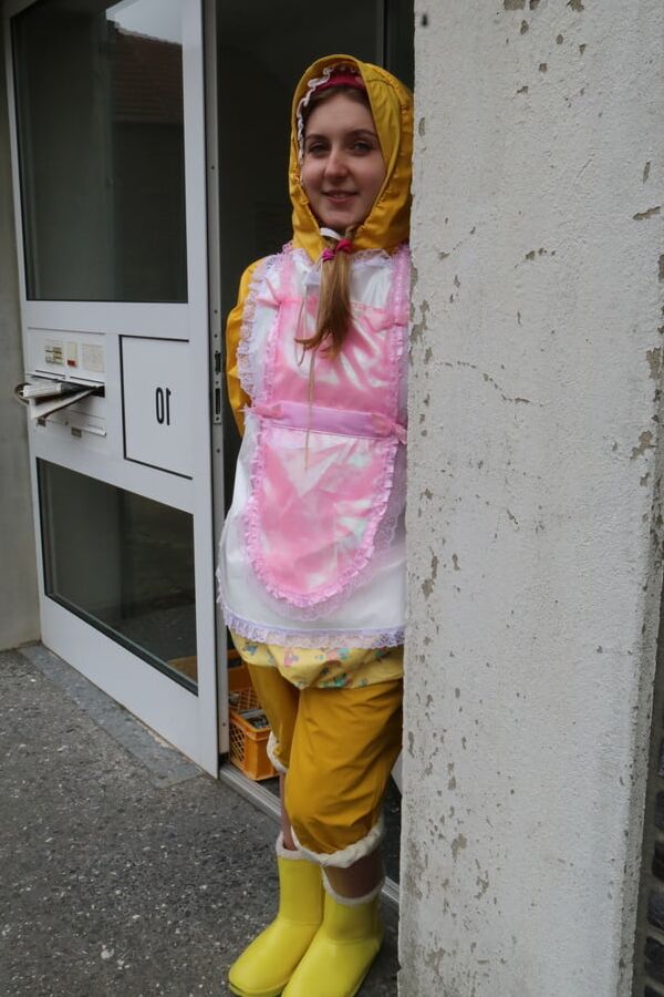 Halal german trained rubber hooker morona pigleta waiting