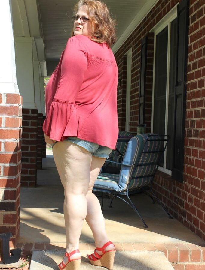 THICK MATURES V.