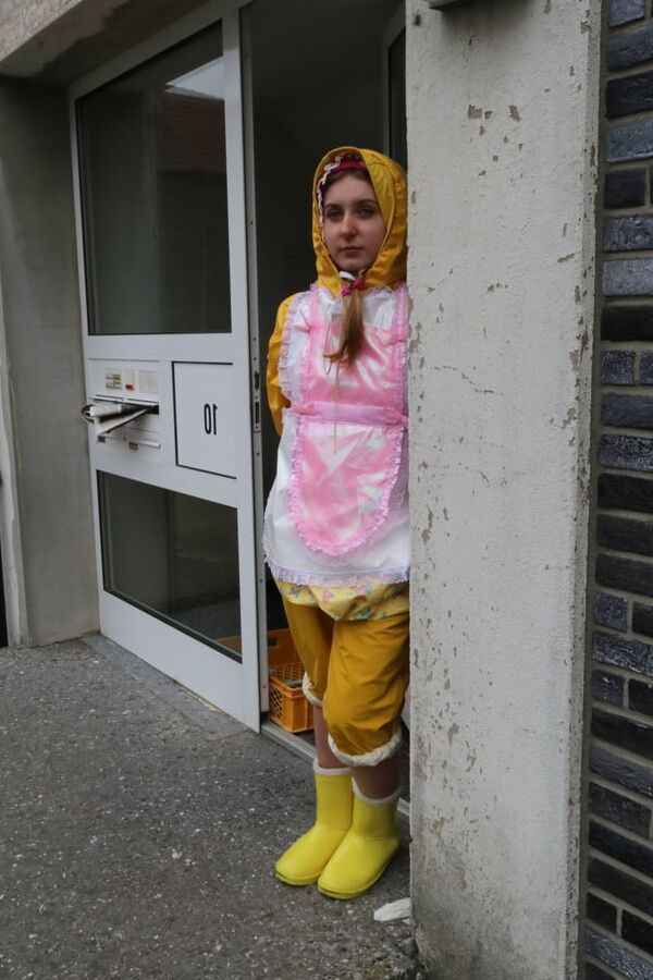 Halal german trained rubber hooker morona pigleta waiting