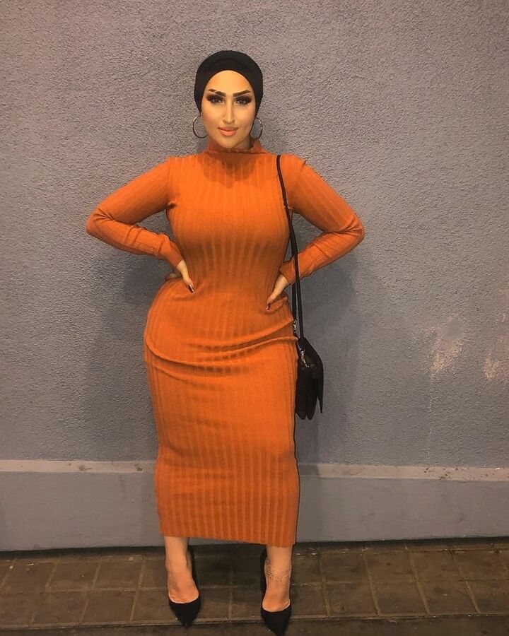 hijab sexy hoe!