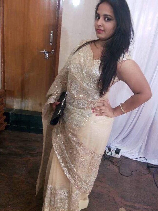 Modern look in sexy didi neha