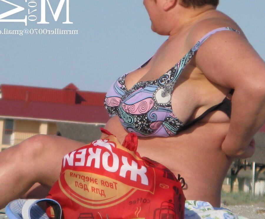 BIg Tits, Huge Tits, Macromastia (From The Beach)