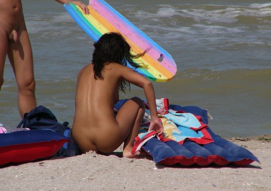 Brune a la plage III