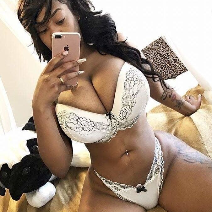 Huge Boob Amateurs