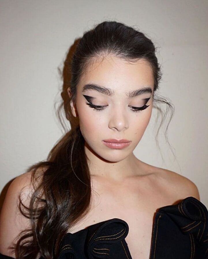 Jerk For Hailee Steinfeld