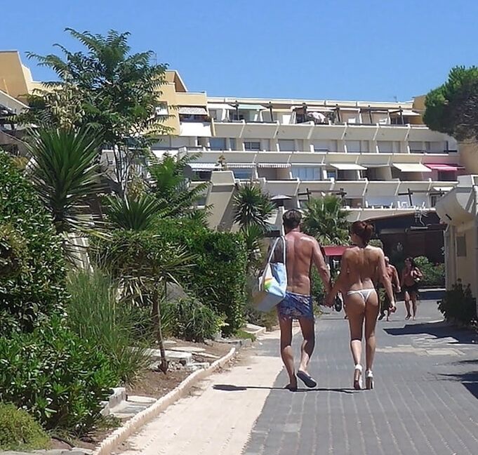 Plage et Village naturiste