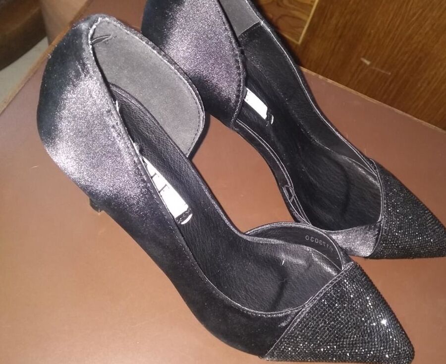 MY WIFE&;S SEXY HEELS