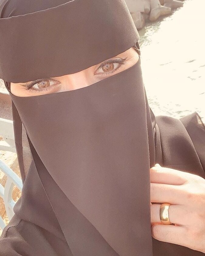 Hot niqab