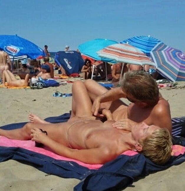 Plage et Village naturiste