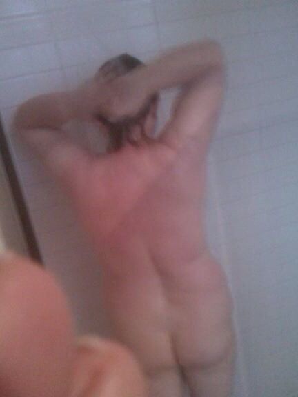 Big mature rear in shower