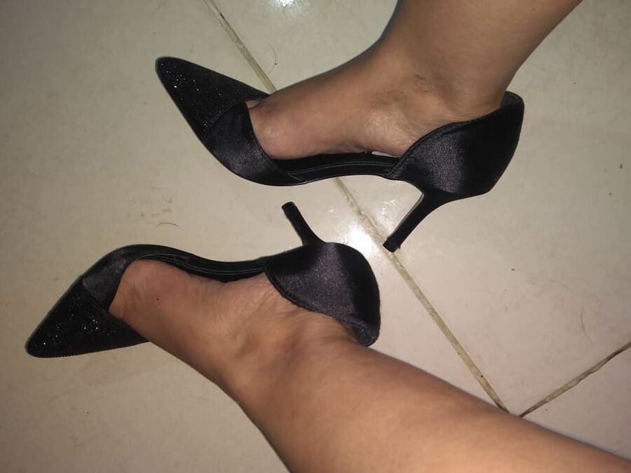 MY WIFE&;S SEXY HEELS