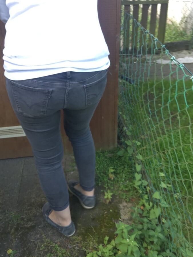 Milf in Jeans