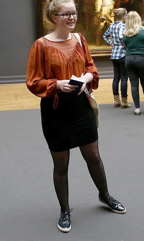 Museum Girls in Pantyhose - The Nerdy Girl