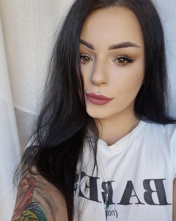 Ania hot polish curvy