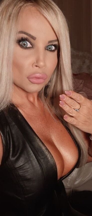 Greek Huge Tits MILF vol