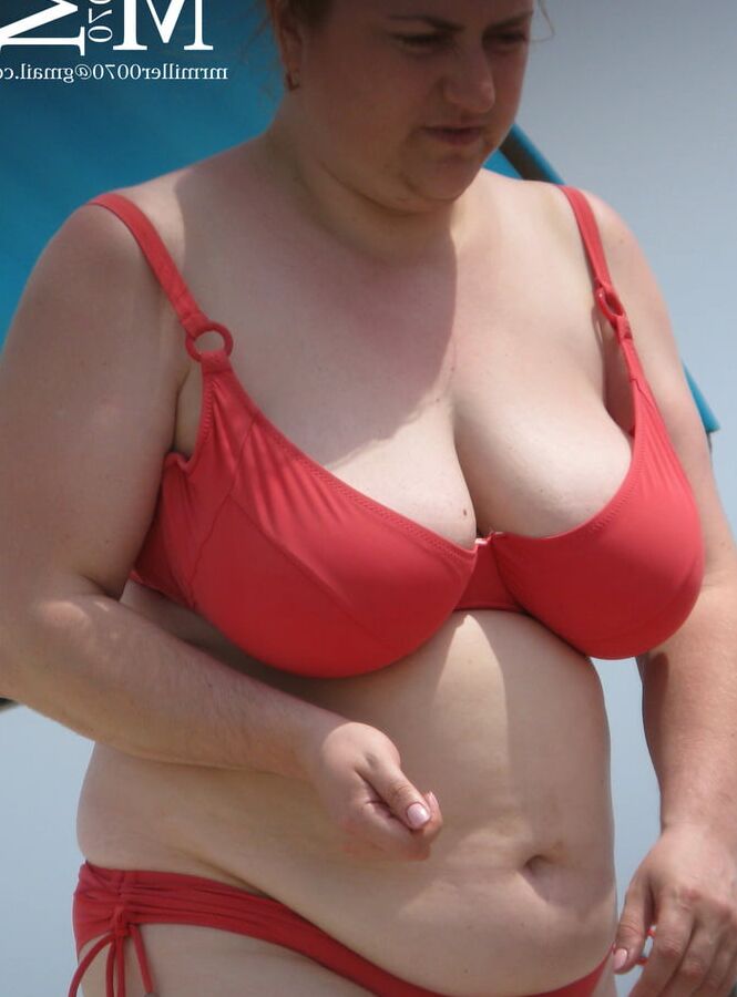 BIg Tits, Huge Tits, Macromastia (From The Beach)