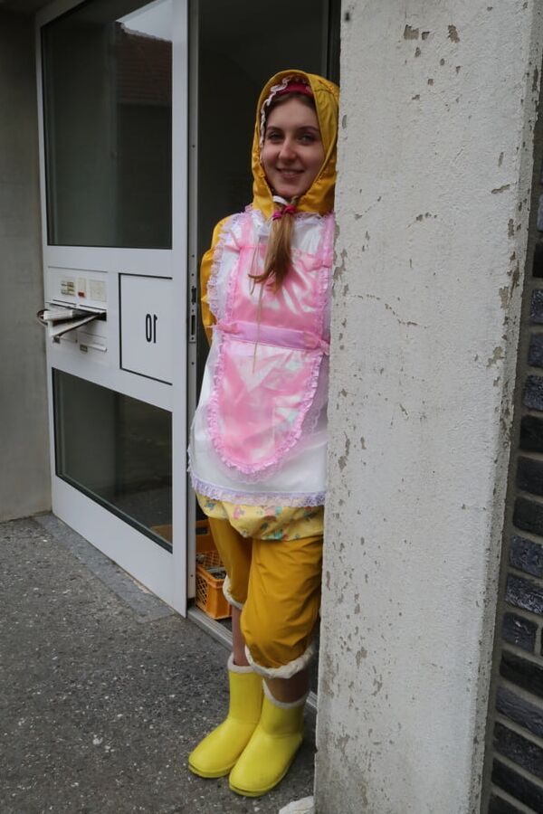 Halal german trained rubber hooker morona pigleta waiting