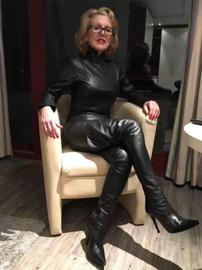 Leather hookers Leder Nutten