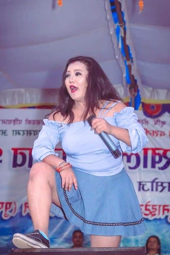 NEPALI HORNY SINGER HOT PIXS