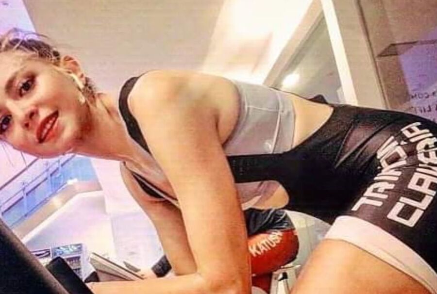 Sporty blond small titted beauty