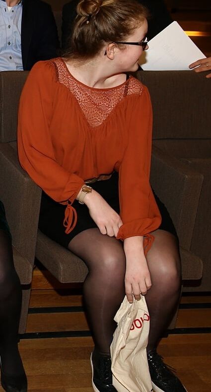 Museum Girls in Pantyhose - The Nerdy Girl