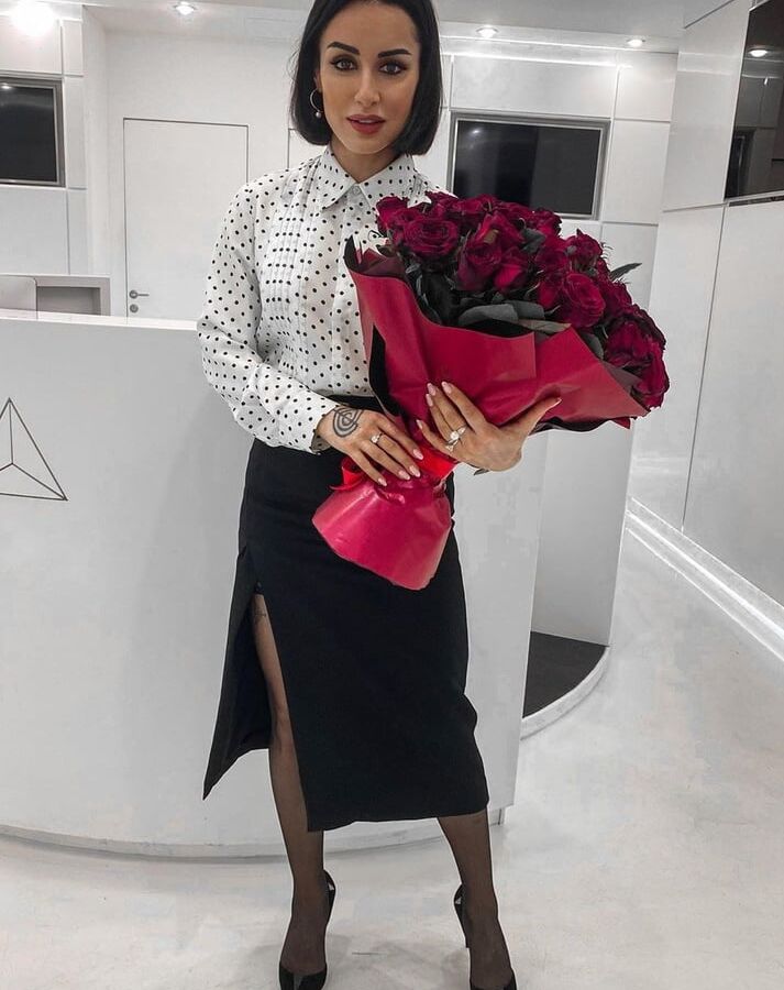 Sexy Russian blogger Tina Kandelaki