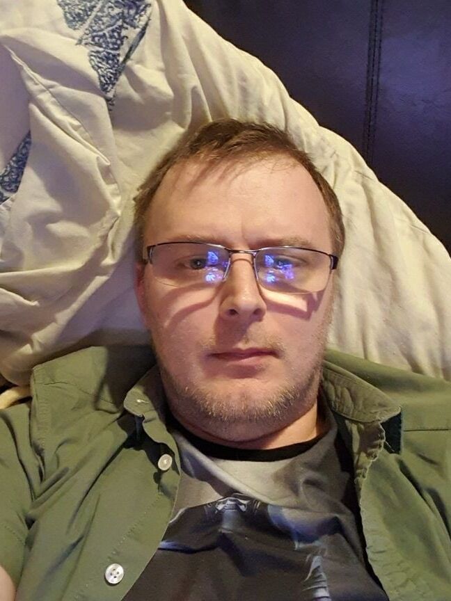 Faggot boy M H - Splashdown kik