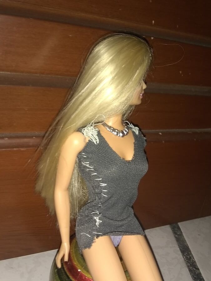 Barbie Doll junio