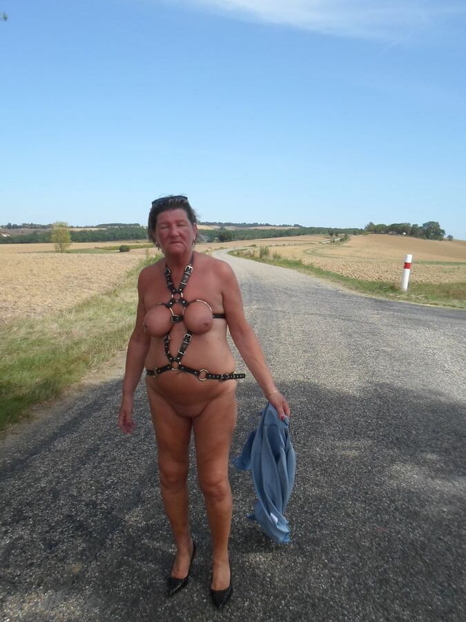 HENRIETTE Y FRENCH WHORE FROM TOULON