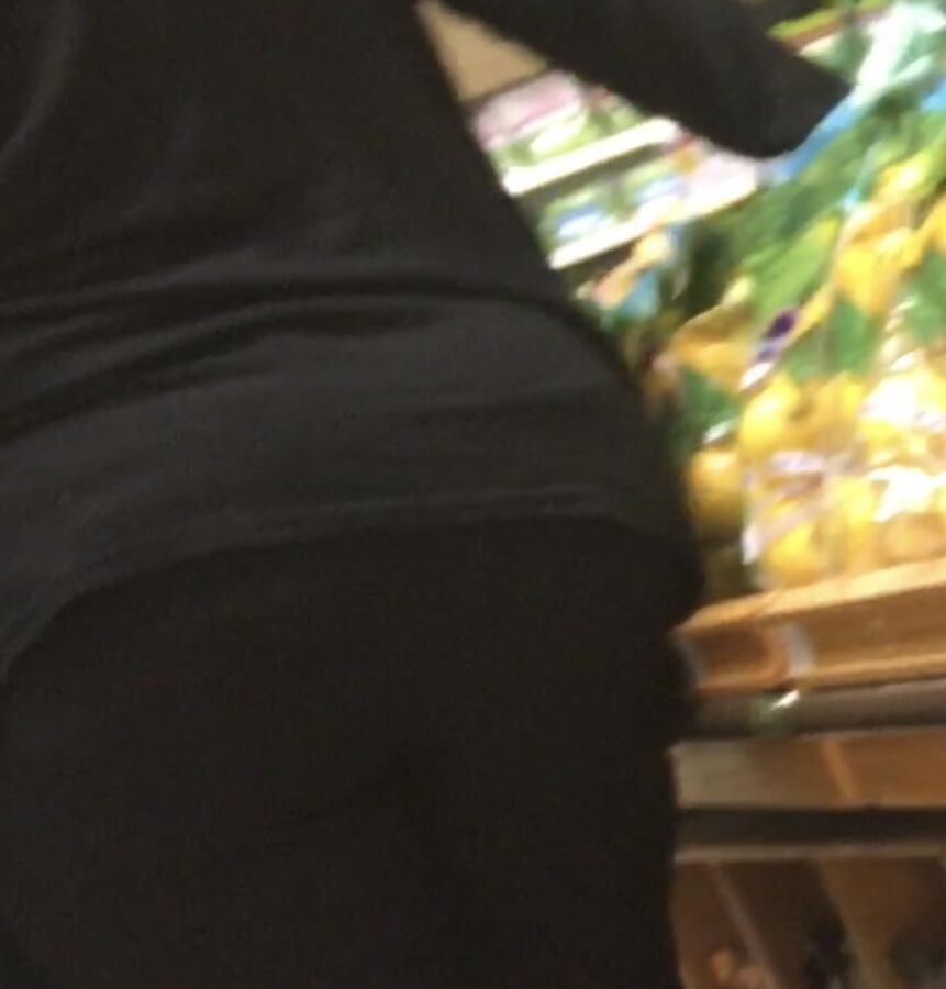 Grocery store babe in tight spandex