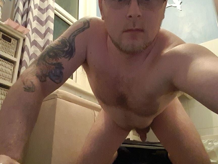 Faggot boy M H - Splashdown kik