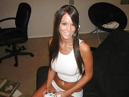 Amateur brunette