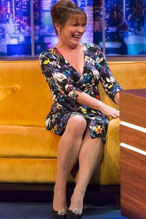 Lorraine Kelly UK Mature TV Presenter in Pantyhose