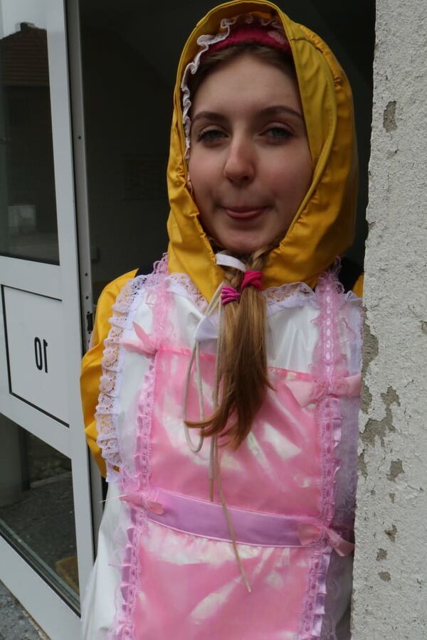 Halal german trained rubber hooker morona pigleta waiting