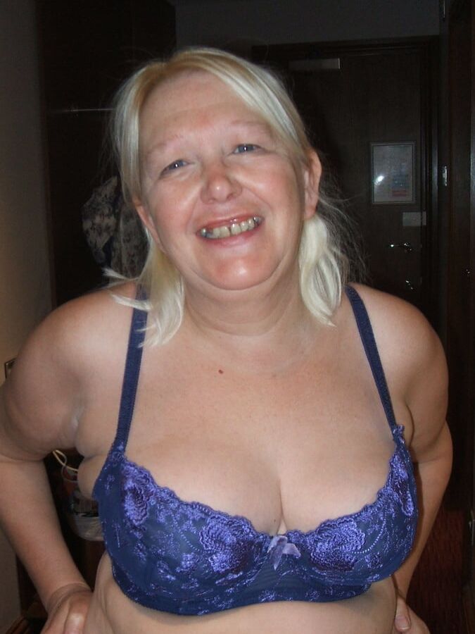 British whore Susan is a perverted fuckpig