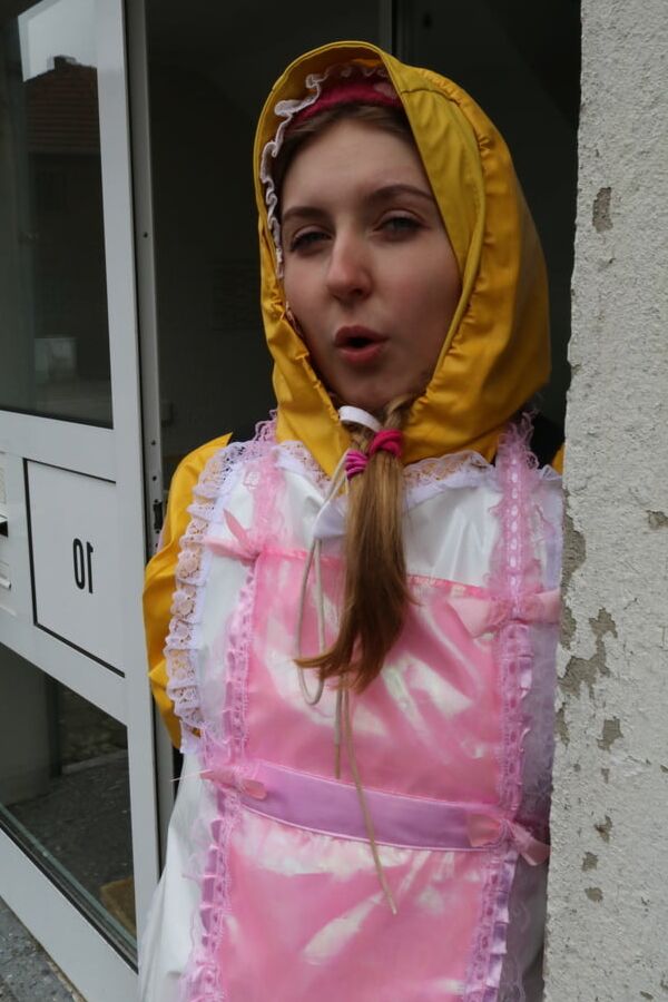 Halal german trained rubber hooker morona pigleta waiting