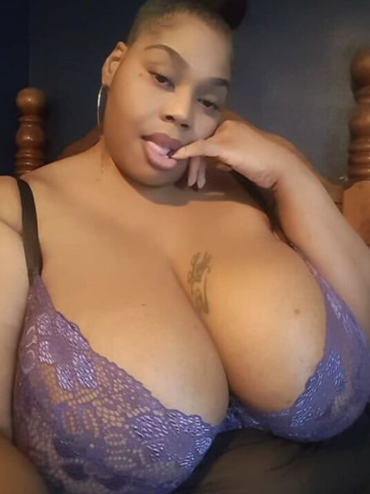 Huge Boob Amateurs