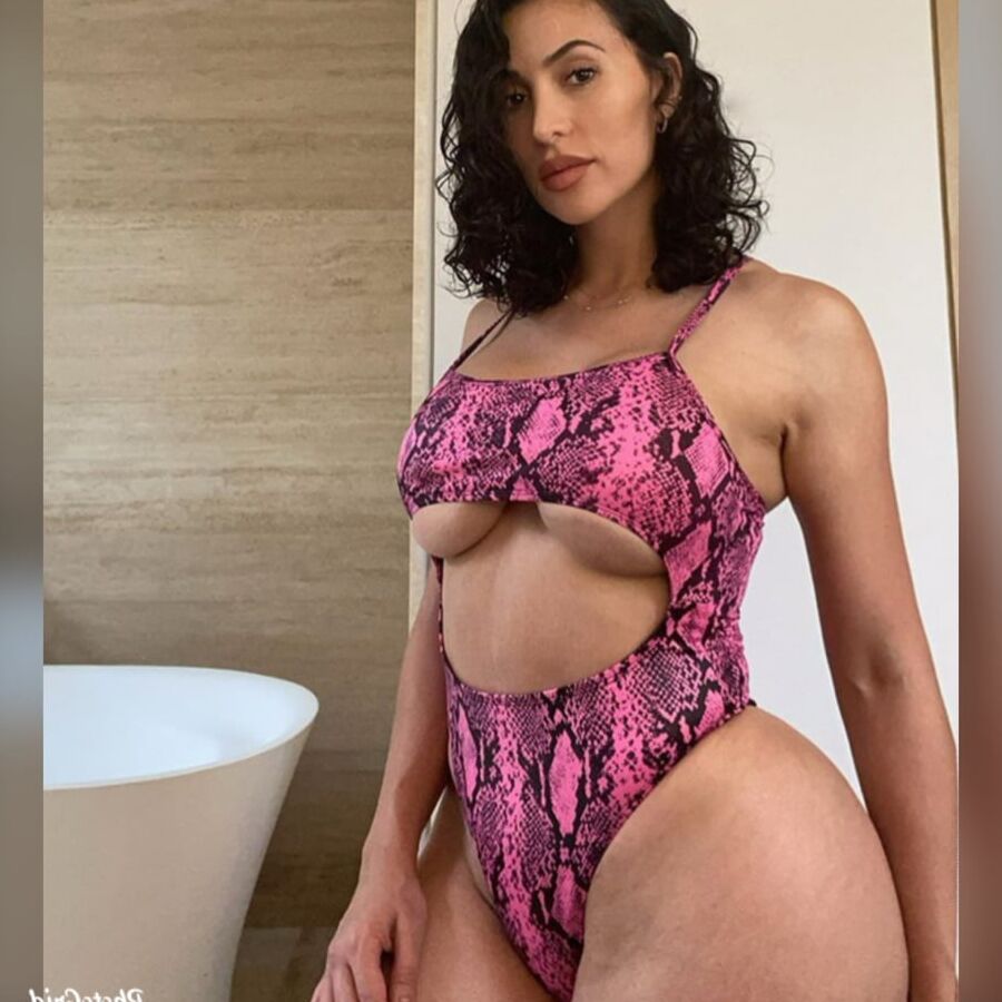 Lit juicy body