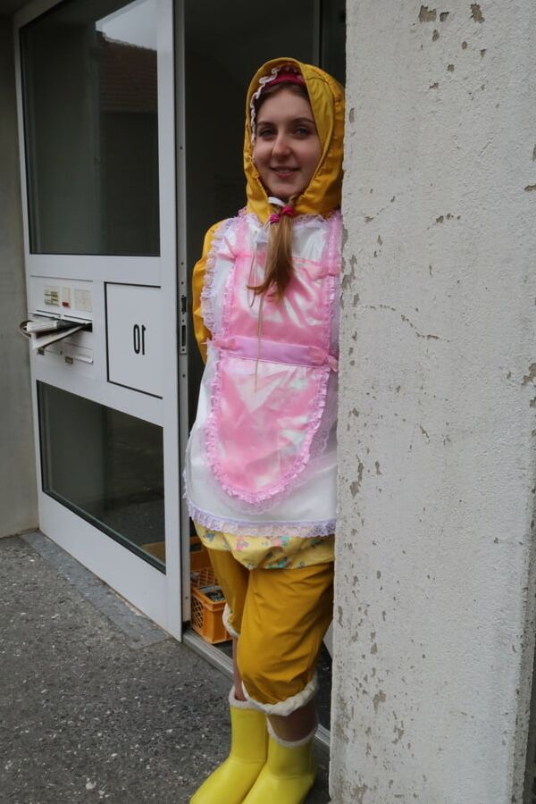 Halal german trained rubber hooker morona pigleta waiting