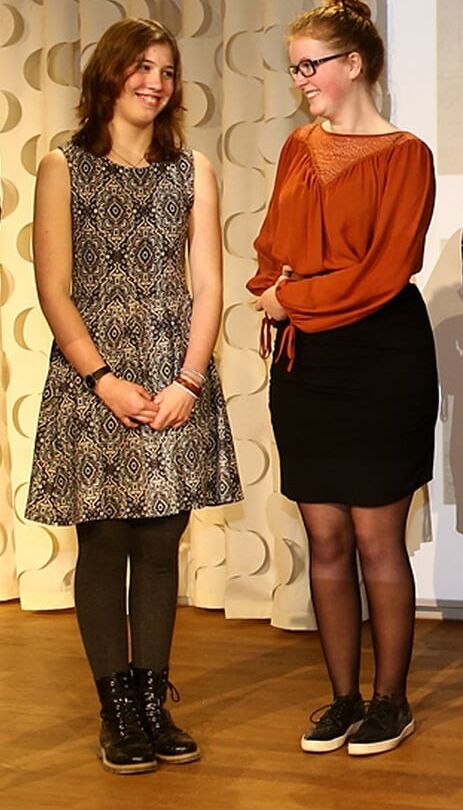 Museum Girls in Pantyhose - The Nerdy Girl