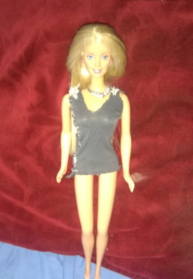 Barbie Doll junio