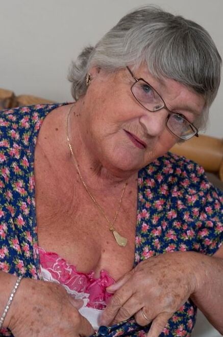 Bbw mix (Grandma)