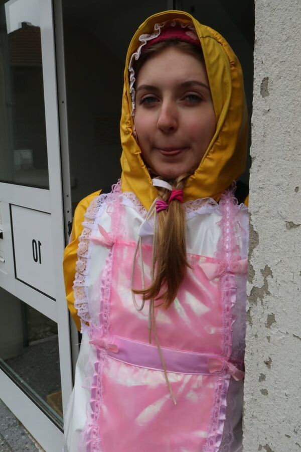 Halal german trained rubber hooker morona pigleta waiting
